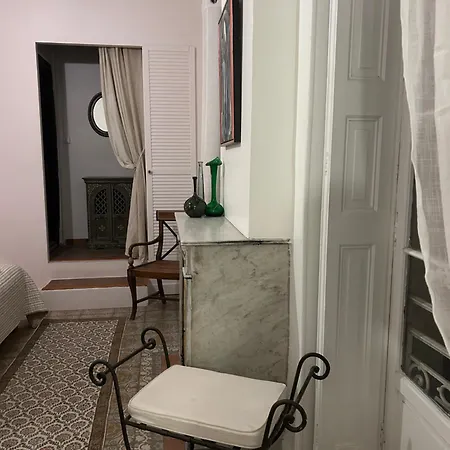 L Oranger Bed & Breakfast *