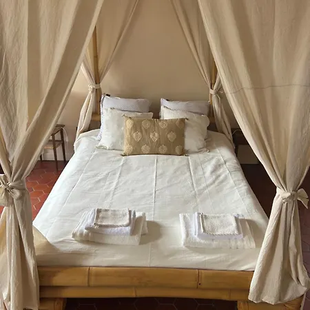 L Oranger Bed & Breakfast