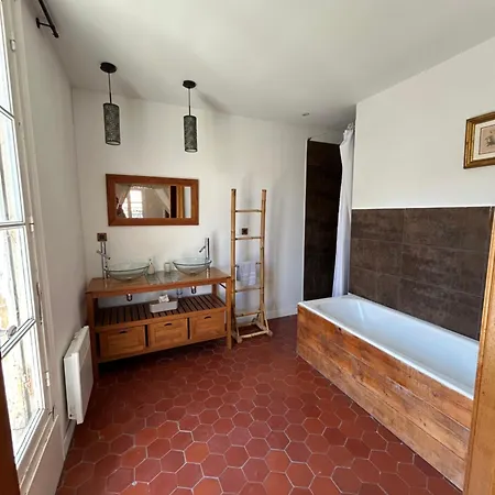 L Oranger Bed & Breakfast *